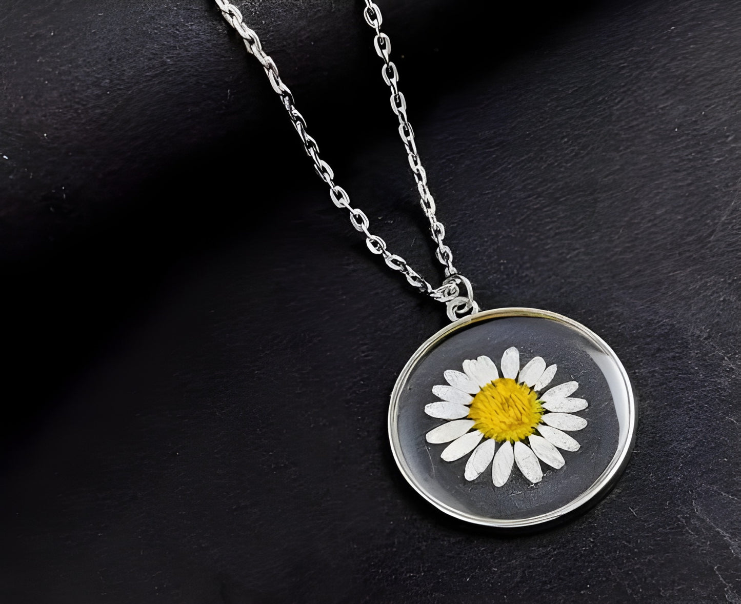 White Daisy Pendant Chain